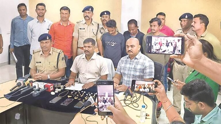 रायपुर में चोरी की रकम से चोर ने परिवार संग की तीर्थ यात्रा, पुलिस ने लौटने पर दबोचा