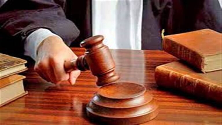 व्याख्याता के विरुद्ध कार्रवाई करने पर हाई कोर्ट ने लगाई रोक