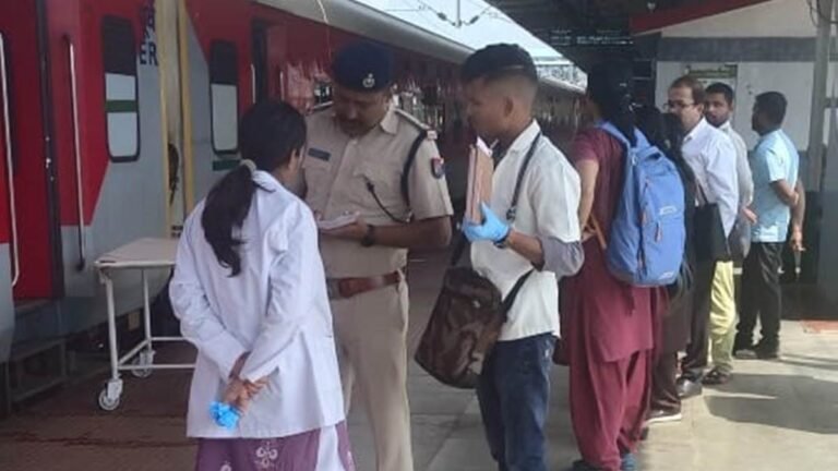 छत्तीसगढ़ एक्सप्रेस में महिला यात्री की मौत,बिलासपुर में उतारा गया शव, ह्रदयघात से मृत्यु की आशंका