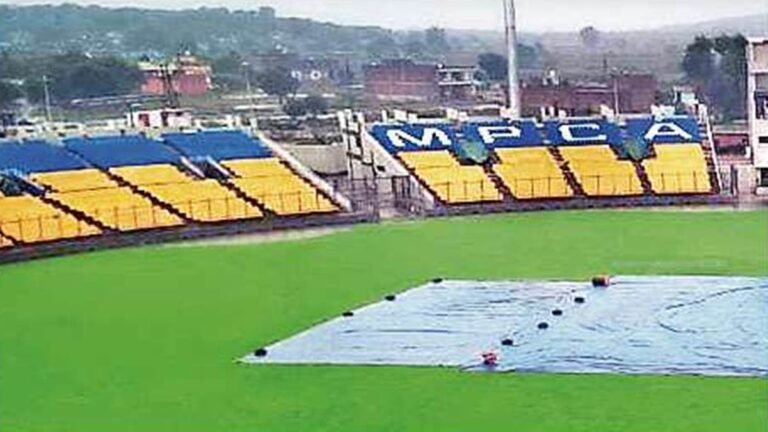 क्यूरेटर का दावा-मैच वाले दिन भी वर्षा हो जाए तो डेढ़ घंटे में तैयार कर देंगे मैदान
