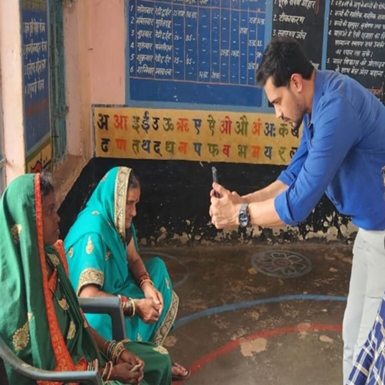 स्वास्थ्य अमला घर-घर जाकर बना रहा आयुष्मान कार्ड:रायपुर में डोर-टू-डोर कैंपेन शुरू; पांच लाख रुपए तक इलाज की सुविधा