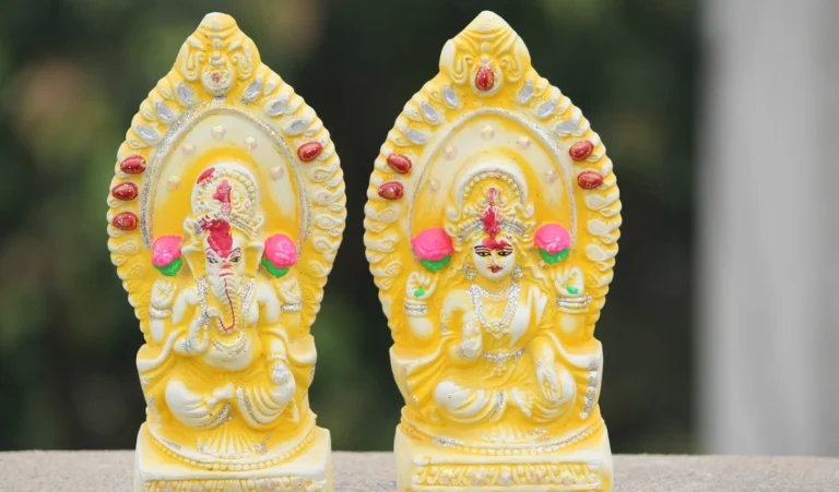 Pitru Paksh 2024: श्राद्ध के दौरान मां लक्ष्मी को प्रसन्न करने के लिए सबसे खास दिन कौन-सा है जानिए? महालक्ष्मी बरसाएंगी कृपा