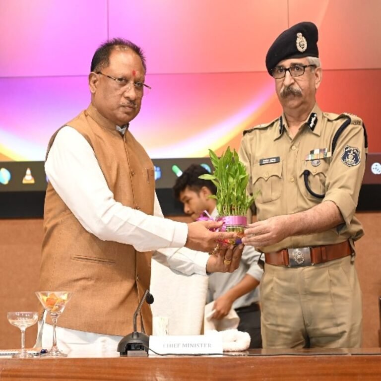 कलेक्टर-SP कॉन्फ्रेंस का दूसरा दिन, CM की क्लास शुरू:कानून व्यवस्था और क्राइम कंट्रोल की हो रही समीक्षा; कल कलेक्टर्स को लगाई थी फटकार