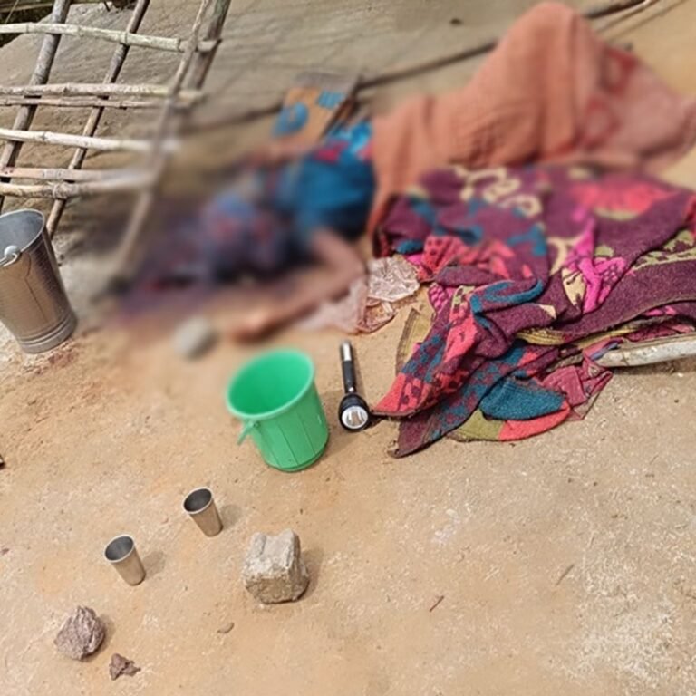 छत्तीसगढ़ में पत्नी का सिर धड़ से कर दिया अलग:देर रात उठकर पति ने कुल्हाड़ी से काट डाला; छत पर सो रहे थे दोनों