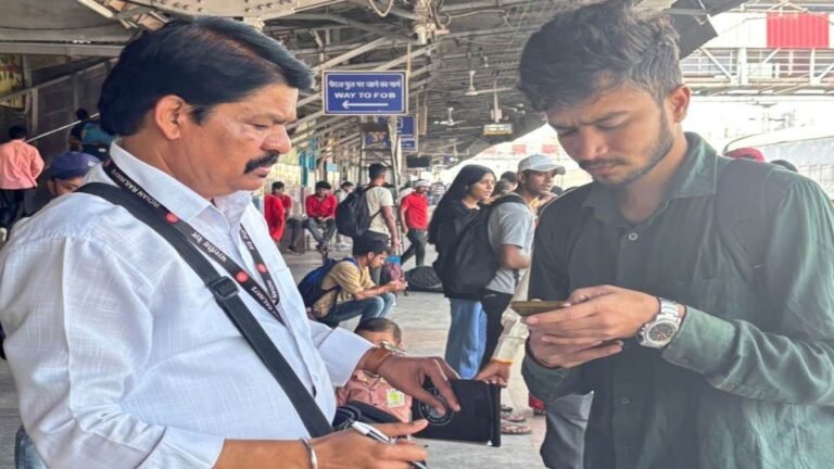भोपाल स्टेशन पर बिना टिकट यात्रा करने वाले 158 पकड़े, 84 हजार का लगाया जुर्माना