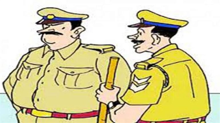 बलरामपुर थाने के आठ पुलिस कर्मचारी लाइन अटैच