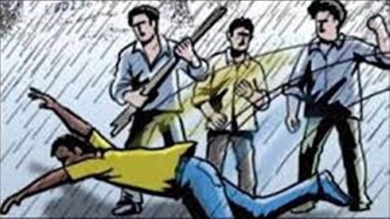 मोबाइल चोरी का आरोप लगाकर ड्राइवर की पिटाई, धारदार हथियार से हमला
