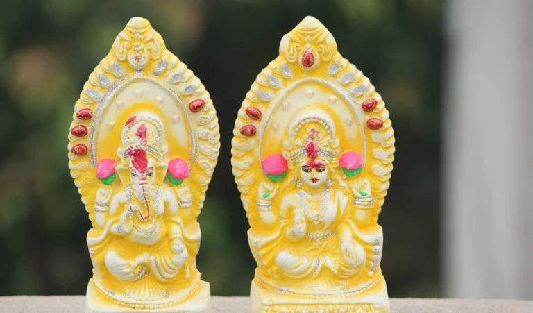 दिवाली पर लक्ष्मी-गणेश की पूजा करने के बाद मूर्ति का क्या करें? भूलकर भी न करें ये गलतियां