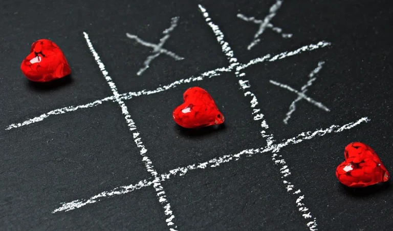 Love Horoscope For 4 October 2024 | आज का प्रेम राशिफल 04 अक्तूबर  | प्रेमियों के लिए कैसा रहेगा आज का दिन