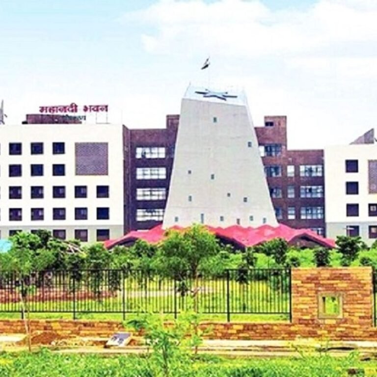 छत्तीसगढ़ में 8 IAS अफसरों का फेरबदल:खाद्य विभाग से हटाए गए कुंजाम, मार्कफेड के प्रबंध संचालक बने रमेश, कई अधिकारियों को मिला अतिरिक्त प्रभार