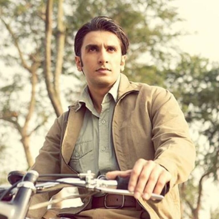 लुटेरा के सेट पर बेहोश हुए थे रणवीर सिंह:सीन रियल दिखे इसलिए खुद को दर्द देते रहे, डायरेक्टर विक्रामादित्य बोले- चॉपर से निकाला गया था