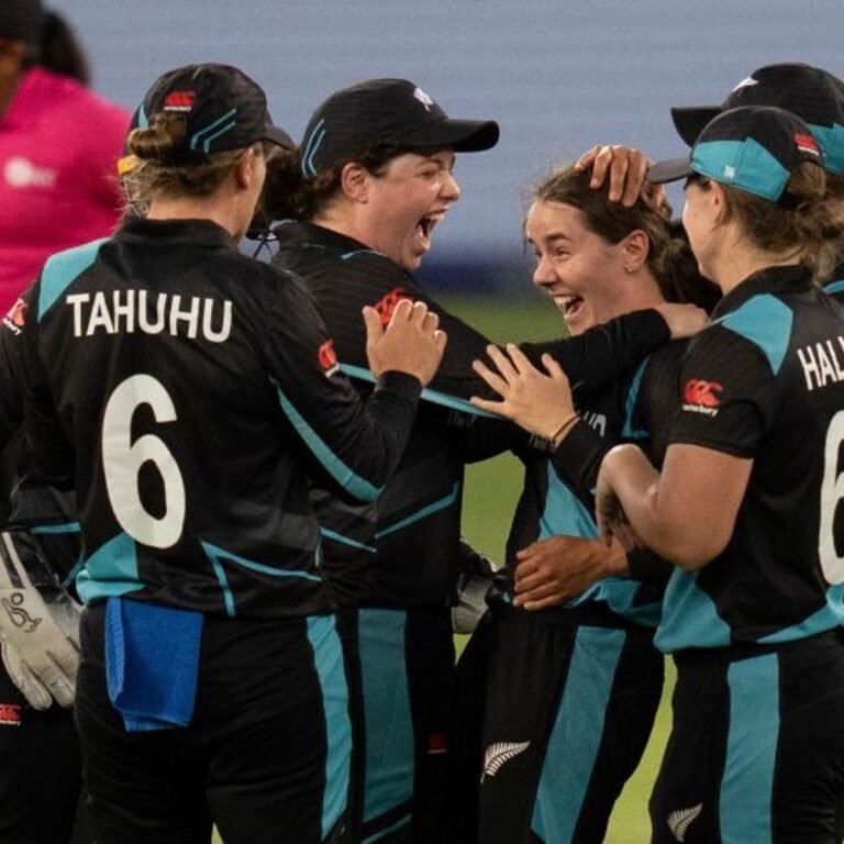 भारत विमेंस टी-20 वर्ल्डकप से बाहर, पाकिस्तान हारा:न्यूजीलैंड ने PAK को 56 रन पर ऑलआउट किया, 12वें ओवर में 3 विकेट गिरे