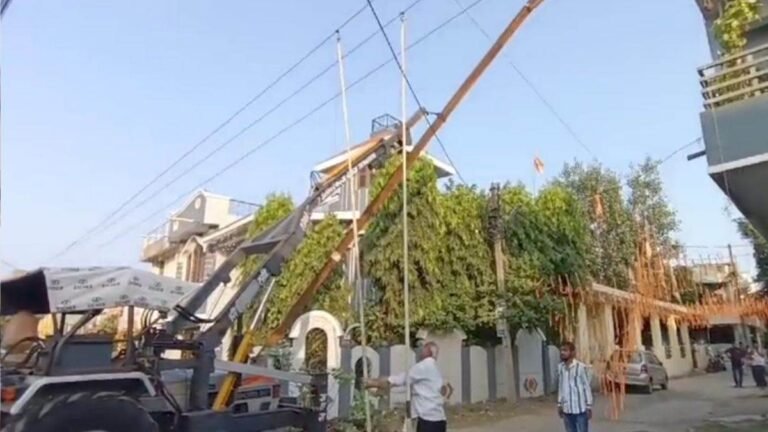 देवास में बिजली का खंभा खड़ा करने के दौरान हुआ हादसा, करंट से मजदूर की मौत