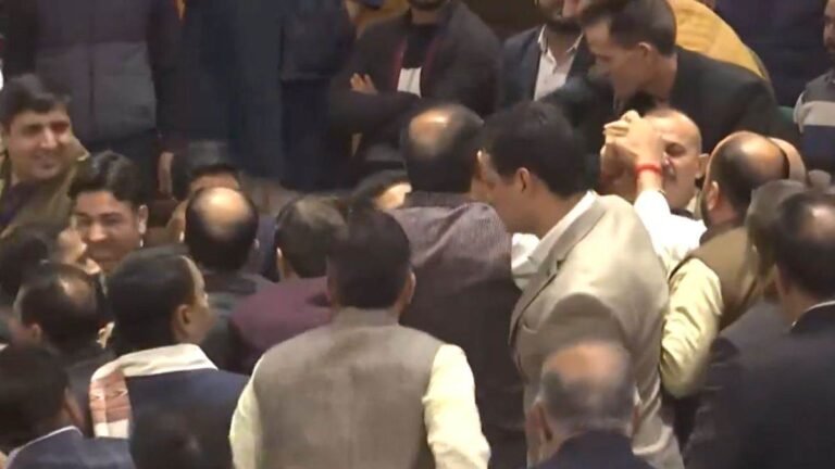 JK विधानसभा में Article 370 की बहाली की मांग पर हंगामा… मार्शलों ने भाजपा विधायकों को पकड़-पकड़ कर बाहर किया, कई घायल