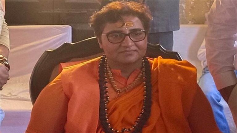 मालेगांव ब्लास्ट केस में कोर्ट का वारंट, साध्वी प्रज्ञा ने एक्स पर लिखा-  कांग्रेस का टॉर्चर… जिंदा रही तो जाऊंगी