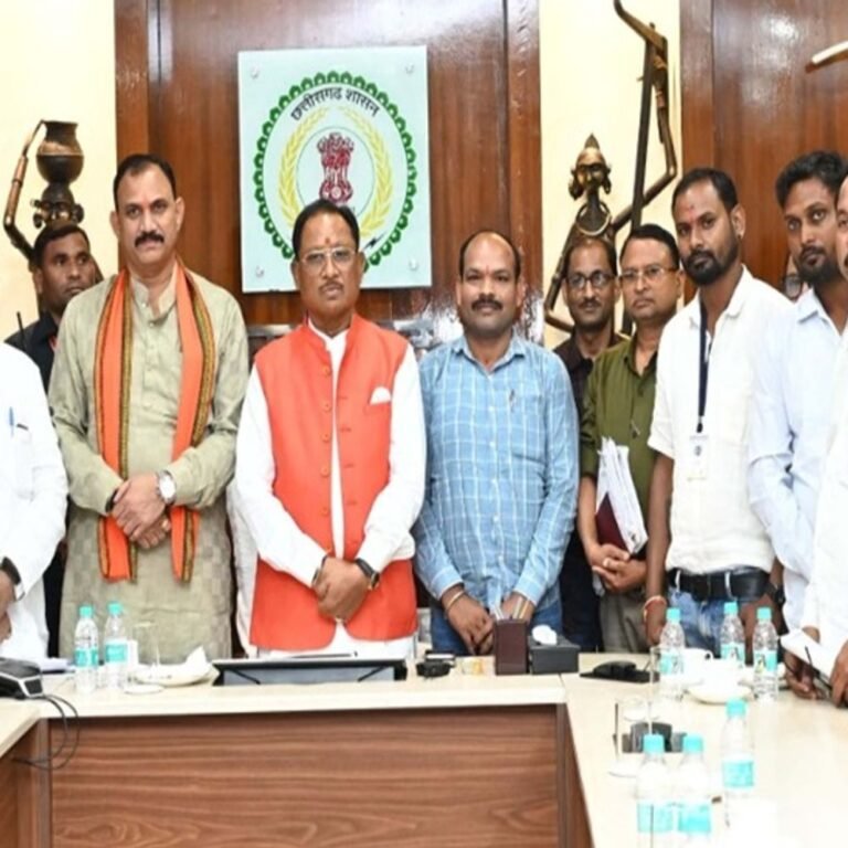 सहकारी समितियों को साय सरकार ने मनाया:13000 कर्मचारियों का बढ़ाया वेतन-भत्ता, लेकिन धान खरीदी को लेकर मिलर्स से अब तक चर्चा नहीं