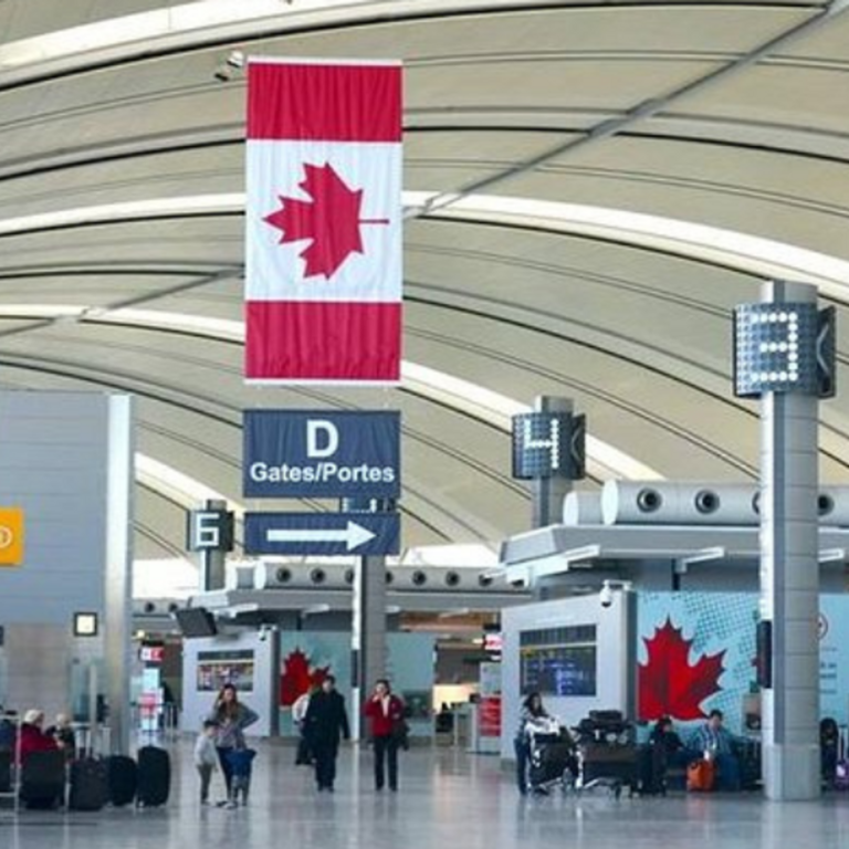 कनाडा ने भारत आने वाले यात्रियों की सुरक्षा जांच बढ़ाई:उड़ान से 4 घंटे पहले एयरपोर्ट बुलाया, पिछले महीने पन्नू ने दी थी धमकी