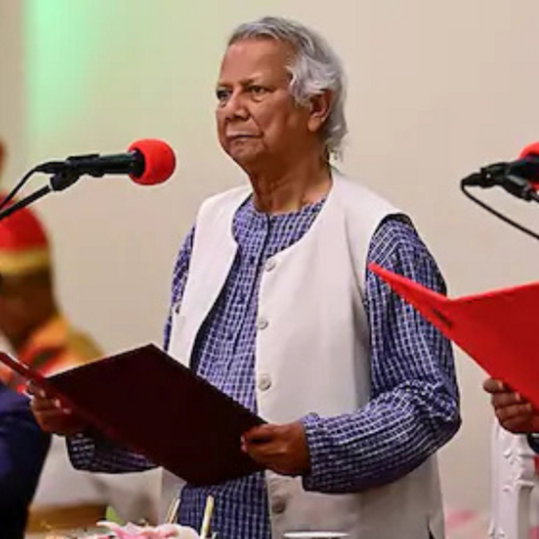 बांग्लादेश में अंतरिम सरकार के 100 दिन पूरे:हिंदुओं के खिलाफ हिंसा बढ़ी, यूनुस अपने विरोधियों को बना रहे हैं निशाना