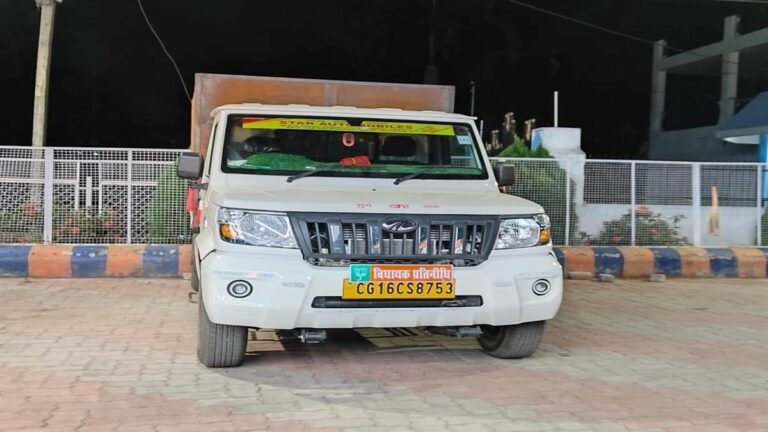 मालवाहक में लगाया विधायक प्रतिनिधि का बोर्ड, वायरल होने के बाद हटाया