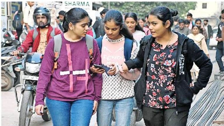 Gwalior Weather: तापमान की गिरावट पर लगा ब्रेक, सांझ ढलने के बाद ही सर्दी का अहसास