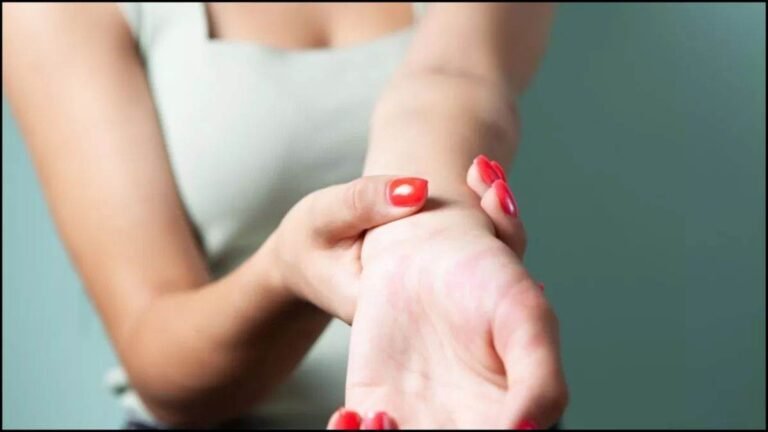 Vitamin ki Kami Ke Lakshan: विटामिन की कमी होने पर शरीर देता है लक्षण… इन 5 बदलावों को बिल्कुल न करें नजरअंदाज