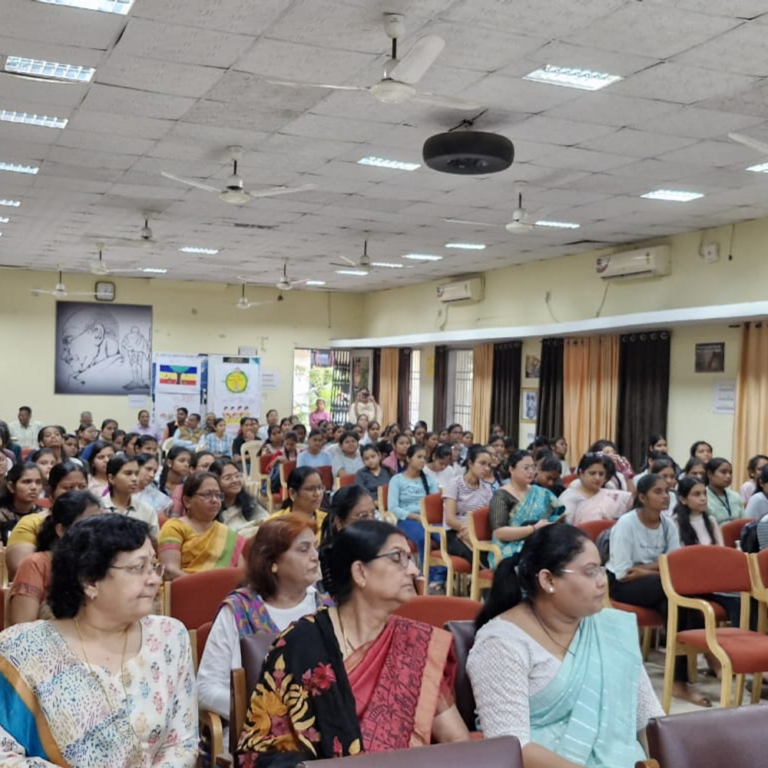 आदिवासियों के लिए जंगल उनकी आत्मा:शहरी लोग जंगलों को व्यवसाय से जोड़कर देखते हैं, जनजातीय संगोष्ठी में एक्सपर्ट ने रखी राय