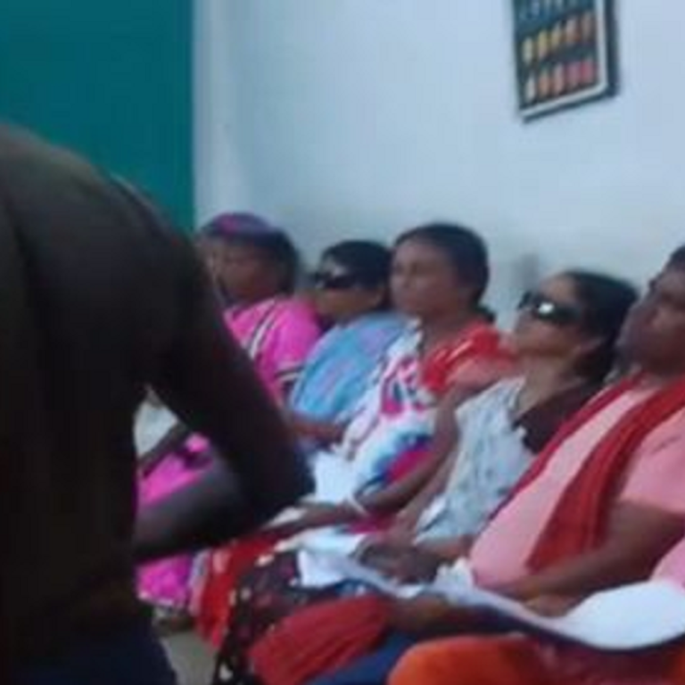 मोतियाबिंद ऑपरेशन में गड़बड़ी…14 लोग फिर देख सकेंगे:दिल्ली से पहुंचे एक्सपर्ट्स बोले- इसमें समय लग सकता है; स्वास्थ्य मंत्री ने कहा- जांच होगी