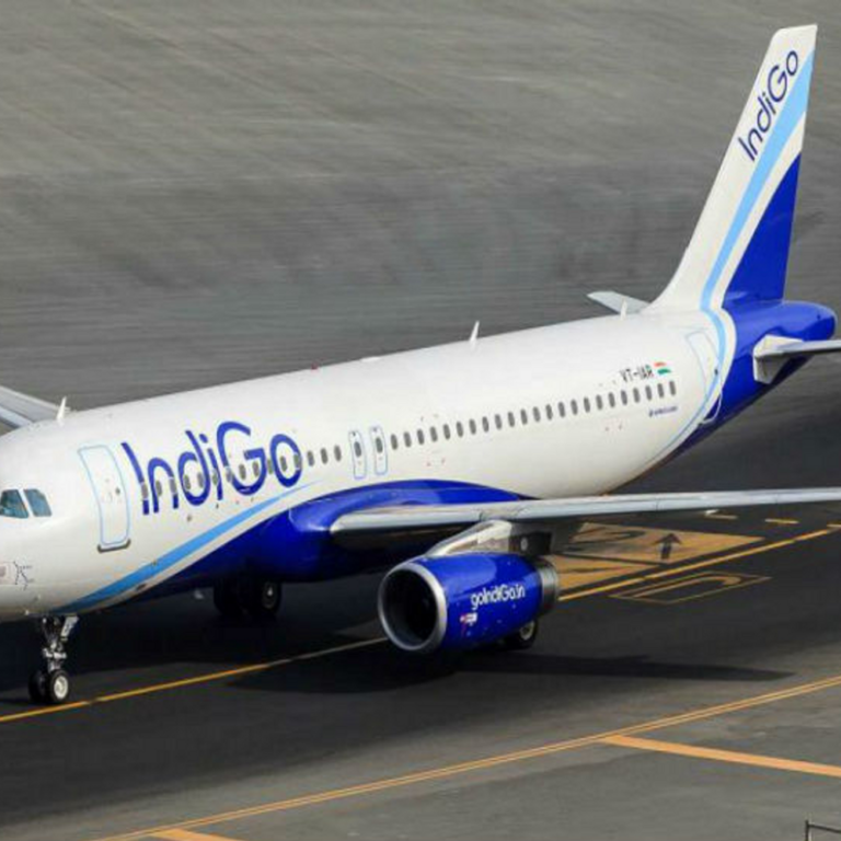 रायपुर में इंडिगो फ्लाइट की इमरजेंसी लैंडिंग:नागपुर से कोलकाता जा रहे विमान में बम की मिली सूचना; कुछ देर के लिए कई उड़ानें प्रभावित