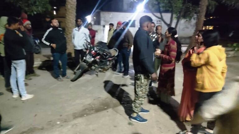 हत्यारोपित के स्वजन द्वारा मंदिर के पास बिरयानी दुकान खोलने पर विवाद