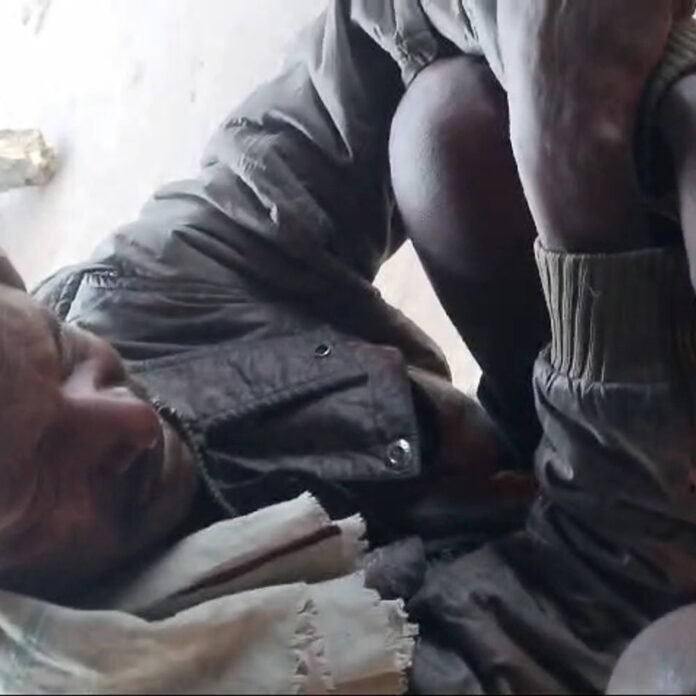 मरवाही में ग्रामीण पर भालू का हमला:घर के बाहर टहलते समय हुआ सामना, मुश्किल से बचाई जान; इलाज जारी