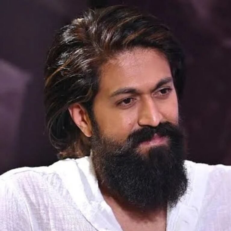 केजीएफ स्टार यश की फैंस से अपील:भीड़ लगाकर बर्थडे न मनाने की विनती कर कहा- आपकी सुरक्षा बड़ा तोहफा, पिछले बर्थडे में 3 फैन की मौत हुई