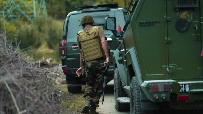 जम्मू-कश्मीर के पुंछ में सेना का वाहन खाई में गिरा, हादसे में 5 जवान शहीद, कई घायल