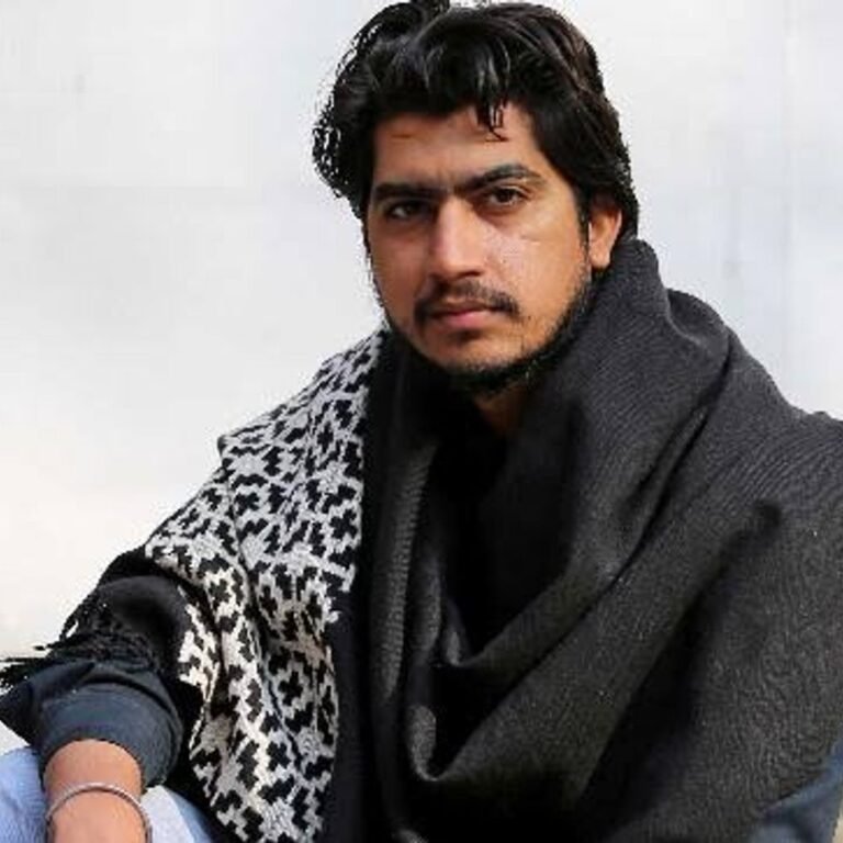 पंजाब के गीतकार से मांगी फिरौती:जान से मारने की धमकी, दिलजीत दोसांझ गाते हैं गीत, पुलिस ने अरेस्ट किया टीचर