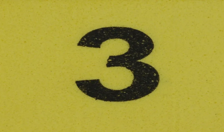 December Numerology Horoscope: दिसंबर में मूलांक 3 वाले करियर में करेंगे तरक्की, जानिए यह महीना आपके लिए क्या सौगात लाया
