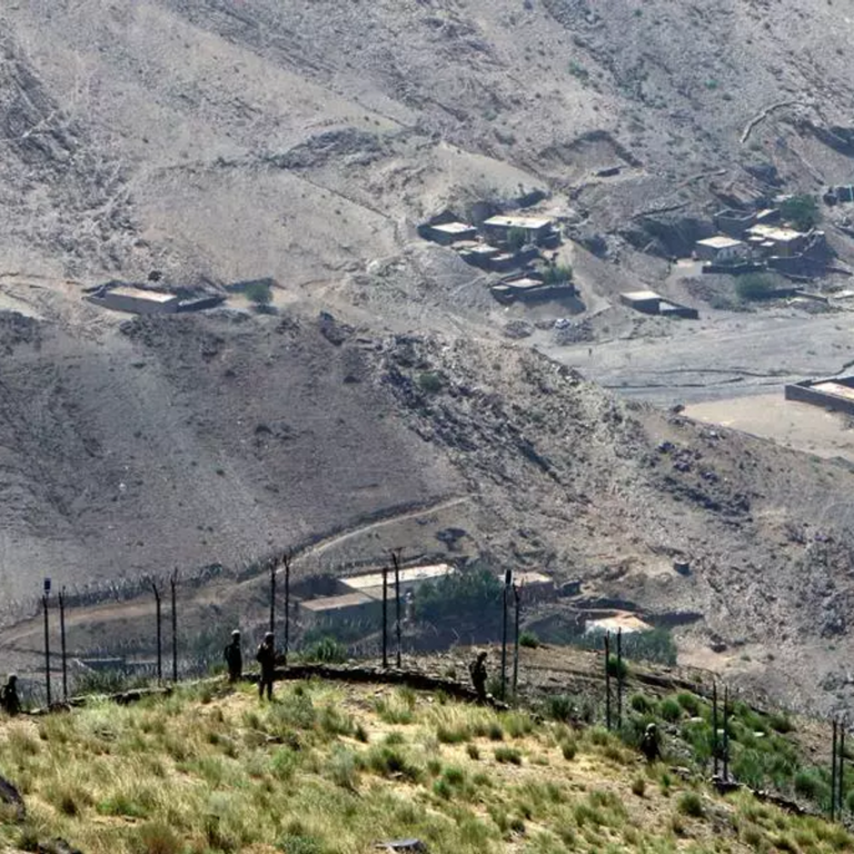 अफगानिस्तान बॉर्डर पर तालिबान-पाक सेना में झड़प:3 तालिबानी लड़ाके ढेर, 1 पाक सैनिक की मौत; 4 दिन पहले पाकिस्तान ने एयरस्ट्राइक की थी