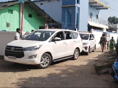 पूर्व मंत्री कवासी के बेटे के घर ED की रेड:सुकमा में नगर पालिका अध्यक्ष के घर पर भी दबिश; सुबह से चल रही कार्रवाई