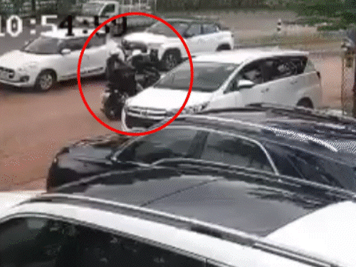 इस साल छत्तीसगढ़ की 10 बड़ी क्राइम खबरें:जादू-टोना में 9 मर्डर, सेक्स-एडिक्ट सीरियल किलर, रायपुर में चली गोलियां, पुलिसकर्मी की पत्नी-बेटी का कत्ल