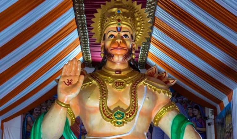 दिसंबर में करे ये 3 उपाय, साल 2025 में अखंड सौभाग्य की प्राप्ति होगी