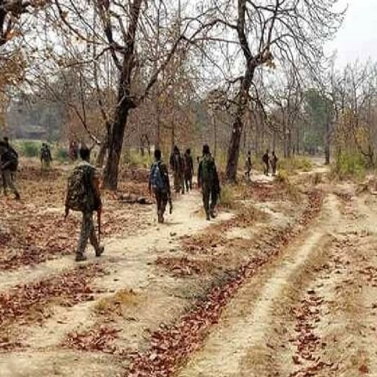 छत्तीसगढ़ में पुलिस-नक्सली मुठभेड़ में एक जवान शहीद:अबूझमाड़ के कोर इलाके में घुसी DRG और BSF की टीम, रुक-रुककर हो रही फायरिंग