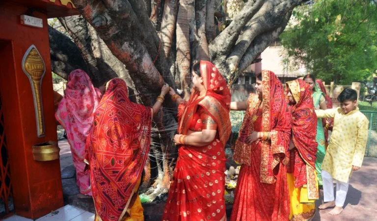 Somvati Amavasya: सोमवती अमावस्या के दिन करें ये उपाय, आर्थिक स्थिति मजबूत होगी और मानसिक शांति मिलेगी