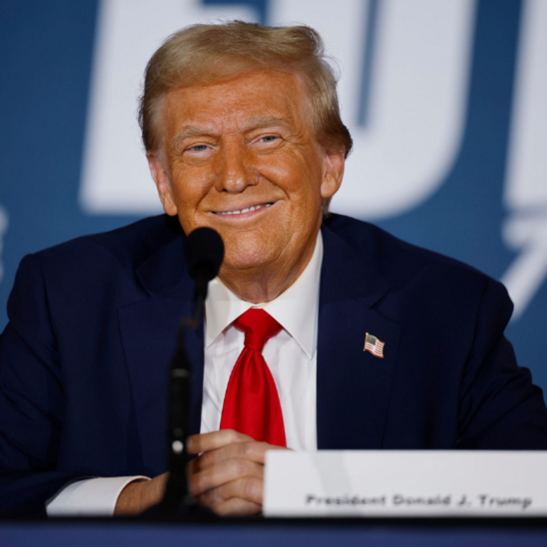 ट्रम्प की लाइब्रेरी को 15 मिलियन डॉलर देगा ABC न्यूज:चैनल के एंकर ने रेप का दोषी बताया था; अब वकील की फीस भी भरनी होगी