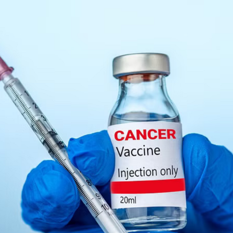 रूस की कैंसर वैक्सीन की कीमत 2.5 लाख रुपए:दोबारा कैंसर होने का जोखिम नहीं; जल्द एक और वैक्सीन का ऐलान करेगा रूस