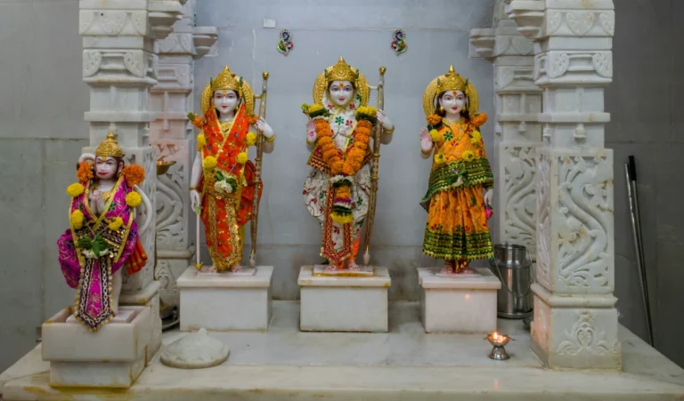 Vivah Panchami 2024: विवाह पंचमी के दिन प्रभु श्रीराम और माता सीता को इन चीजों का जरुर अर्पित करें