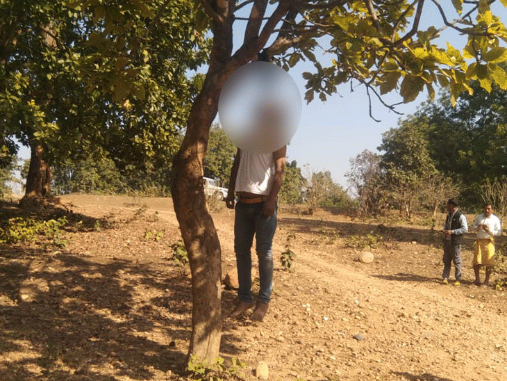 पत्नी और डेढ़ साल की बेटी को जिंदा जलाया:रायगढ़ में जंगल जाकर पति ने भी फांसी लगाकर की खुदकुशी