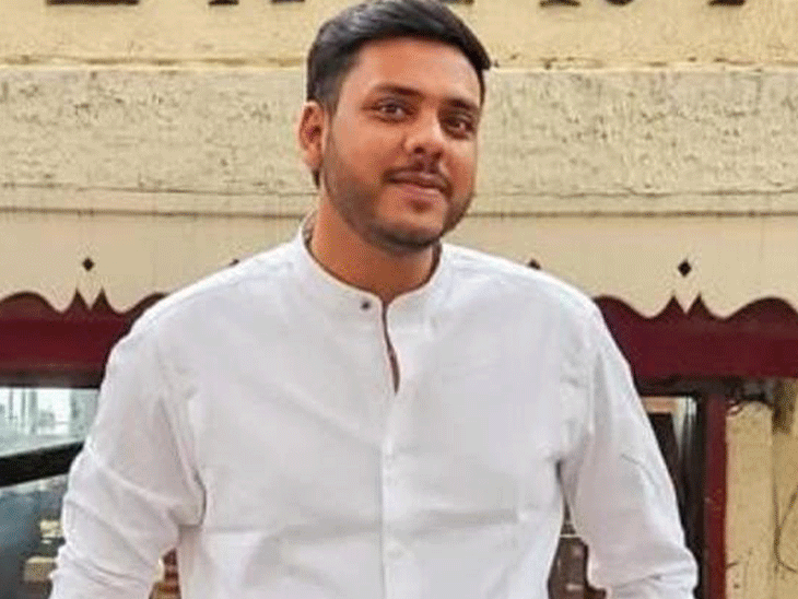 बिलासपुर में सड़क हादसे में रियल स्टेट कारोबारी की मौत:मोड़ पर पेड़ से टकराई कार, दोस्त गंभीर, पिता मर्डर केस में जेल में बंद