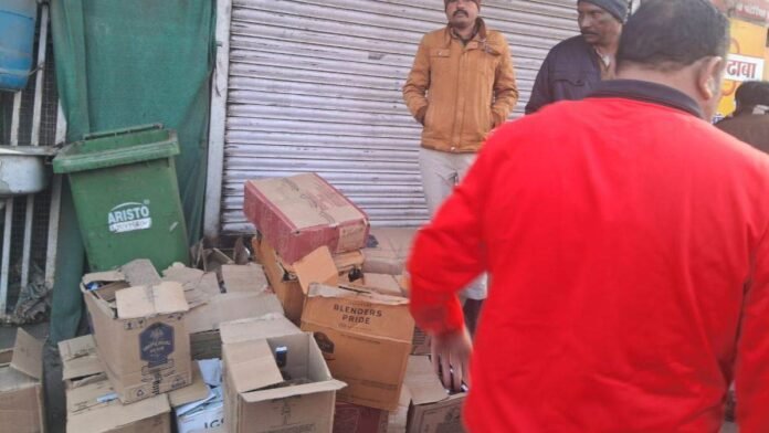 ढाबे में बना रखा था VIP Room, छापे में नोट गिनने की मशीन और संदिग्ध वस्तुएं बरामद