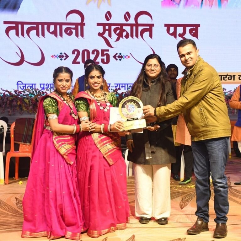तातापानी महोत्सव में छत्तीसगढ़ी लोक कलाकारों ने बांधा समां:बलरामपुर में 3 दिवसीय सांस्कृतिक कार्यक्रम, कल आएंगी भोजपुरी एक्ट्रेस अक्षरा सिंह