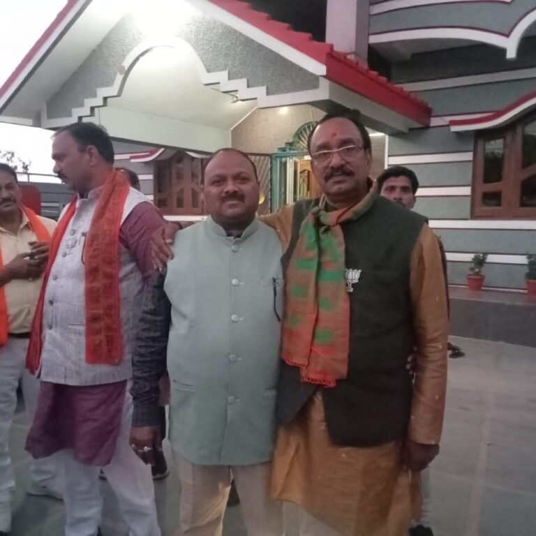 मनेंद्रगढ़-चिरमिरी-भरतपुर में भाजपा के सामने संकट:पूर्व नपाध्यक्ष की पत्नी प्रतिमा पटवा ने टिकट कटने पर भरा निर्दलीय नामांकन, मंत्री मनाने पहुंचे