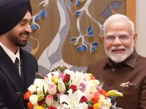 दिलजीत का मोदी से मिलना किसानों को रास नहीं आया:एक ने कहा- इतनी फिक्र होती तो हमारे पास आते, PM के पास क्यों गए