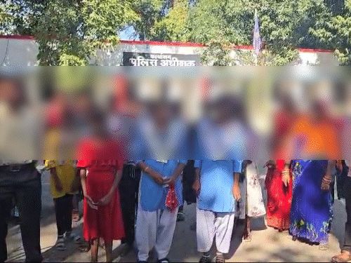 बिलासपुर में छात्राओं के सामने नग्न हुआ..विरोध करने पर पीटा:सीने पर लात मारी, अधेड़ की गंदी हरकतों से दहशत; चौकी-प्रभारी ने नहीं की कार्रवाई